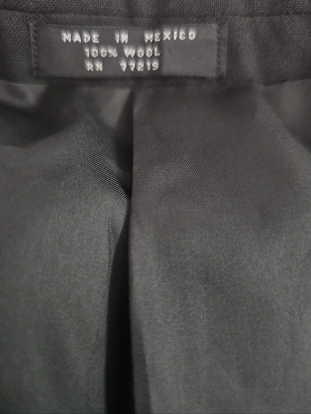 Cricketeer 4 Pc Wool Tuxedo Set 42R 32W Black Satin Formal Wedding Prom Classic